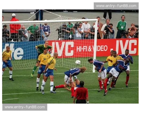 幻梦西归，烈日灼金：2002年韩日世界杯，那场关于中国与巴西的终极博弈